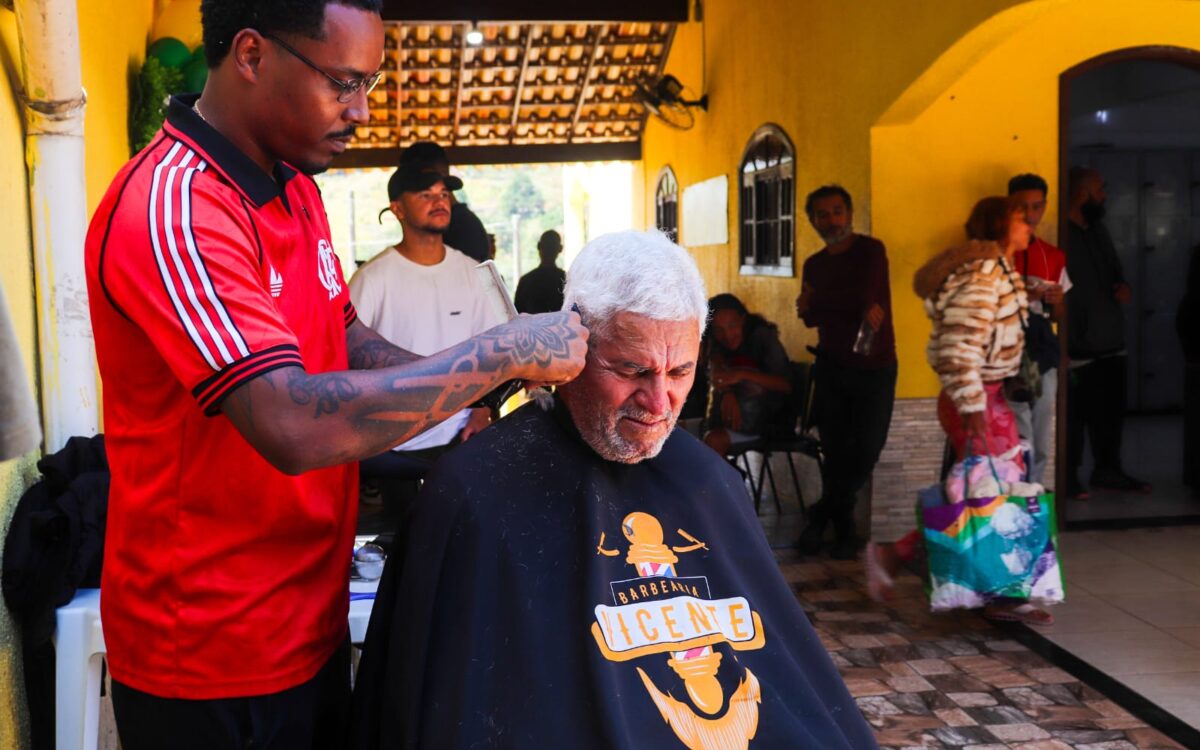 Setembro Amarelo: ação leva autocuidado e esperança a pessoas em situação de rua em Maricá