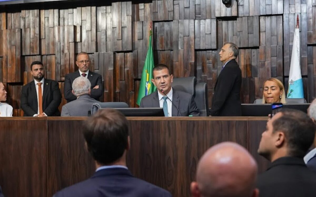 Justiça do Rio anula eleição de Douglas Ruas