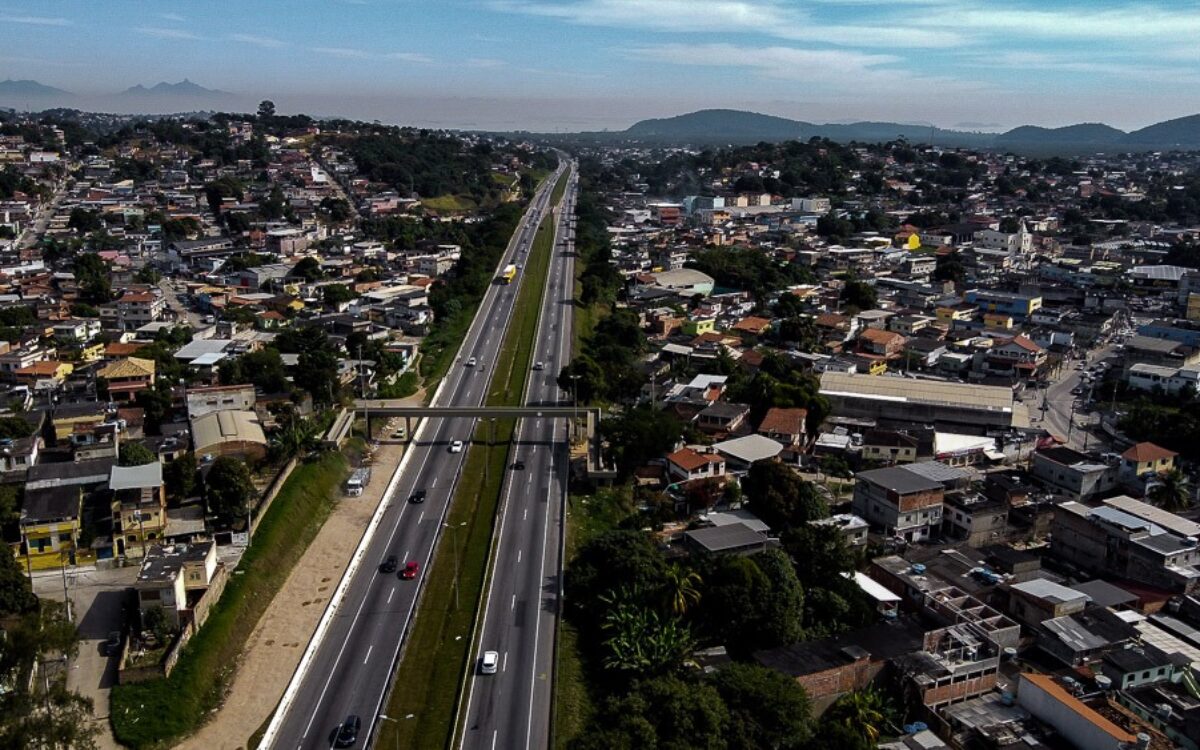 Operação no Complexo do Salgueiro deixa três policiais feridos e fecha seis escolas em São Gonçalo