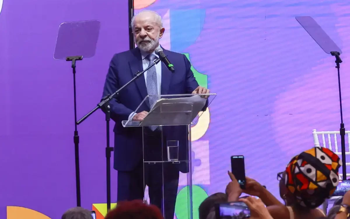 Lula Sanciona Lei que Amplia Licença-Maternidade e Salário-Maternidade 