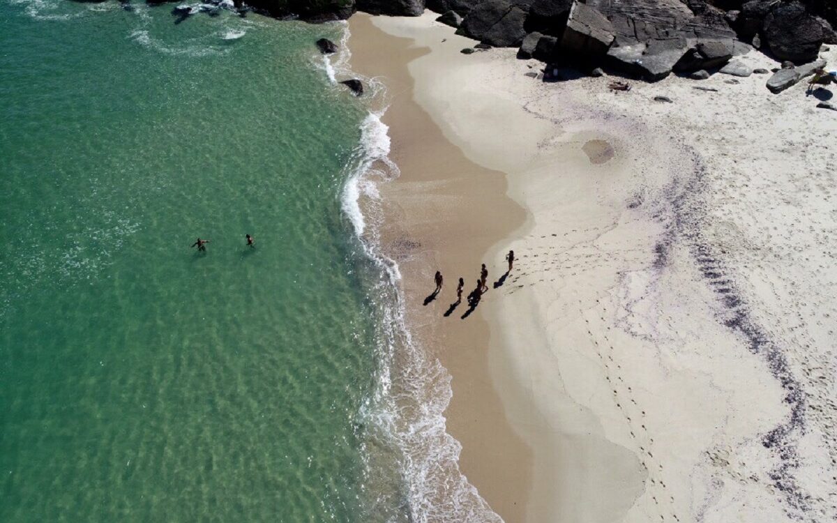 Niterói tem praia entre as mais limpas do mundo: Sossego conquista Bandeira Azul novamente