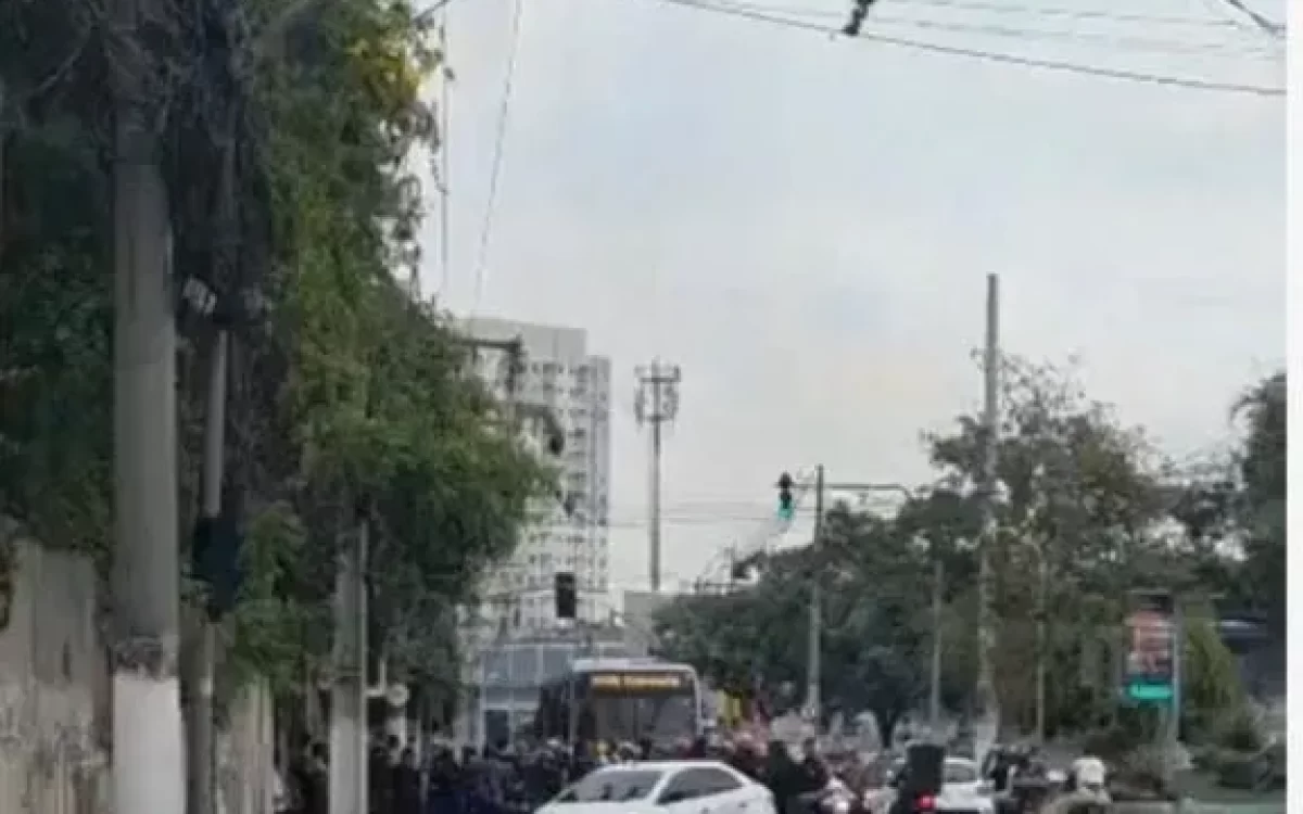 Tentativa de assalto termina com criminoso espancado por populares em Niterói