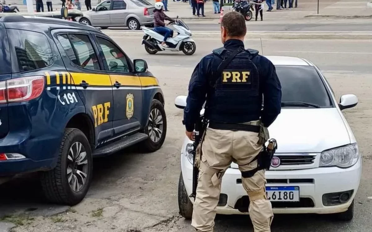 Homem é detido com veículo furtado em Itaboraí