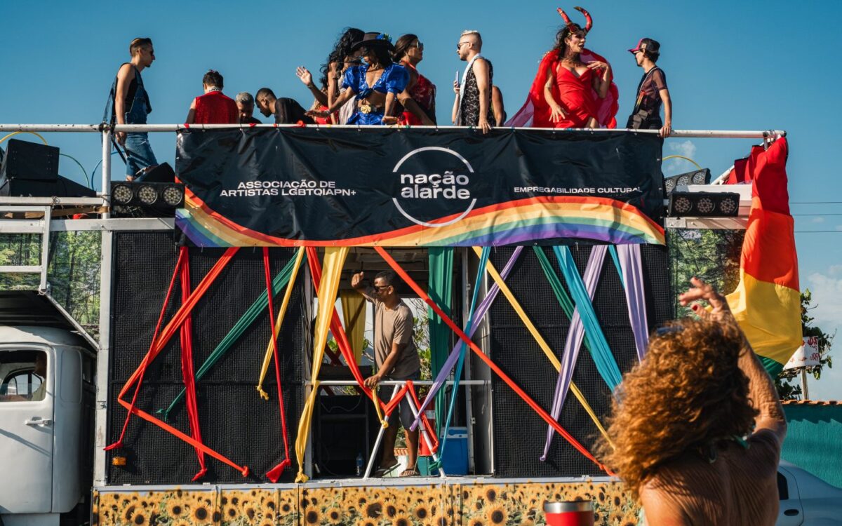 Maricá realiza a 11ª Parada do Orgulho LGBTQIAPN+ neste domingo na Praia da Barra