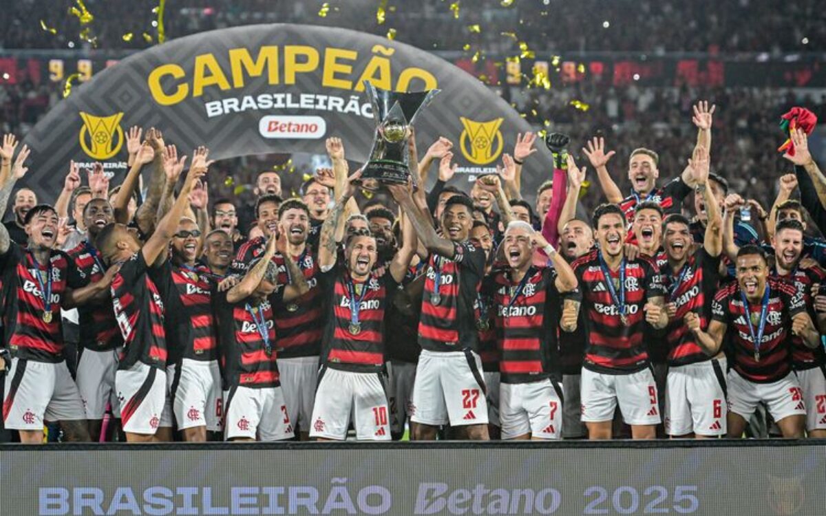 Quatro dias após conquistar Libertadores, Mengão ganha Brasileirão
