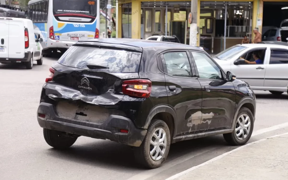 Megaoperação no Complexo do Salgueiro recupera veículos roubados