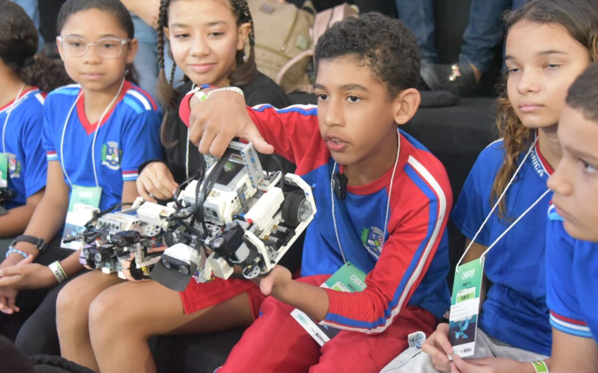 Robôs invadem Maricá na etapa regional da Olimpíada Brasileira de Robótica, que reúne estudantes de escolas públicas e particulares