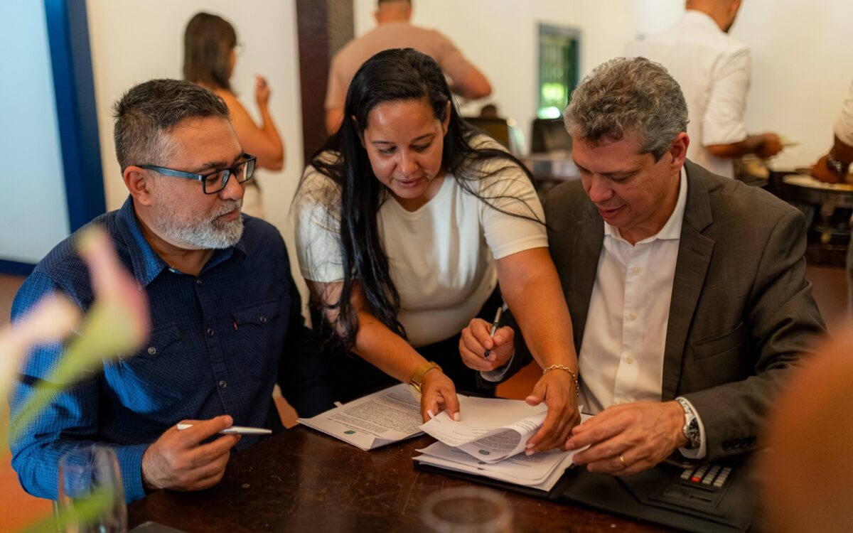 Maricá firma acordos de fortalecimento de políticas públicas voltadas à juventude, inclusão social e desenvolvimento sustentável
