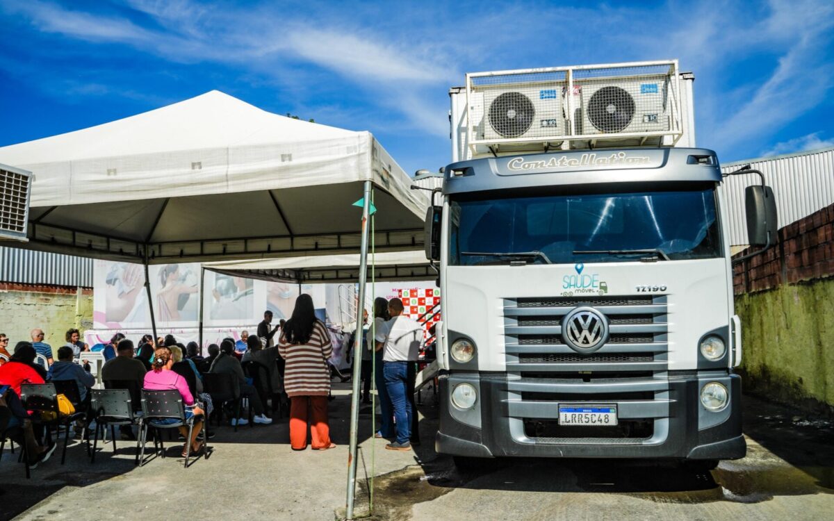 Caminhão da Saúde leva exames e vacinas a moradores de Inoã