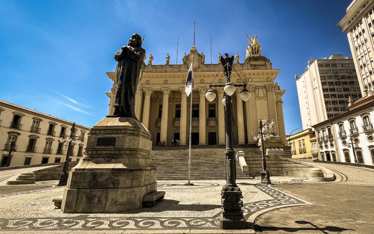 Palácio Tiradentes recebe exposição inédita sobre os 75 anos do Maracanã