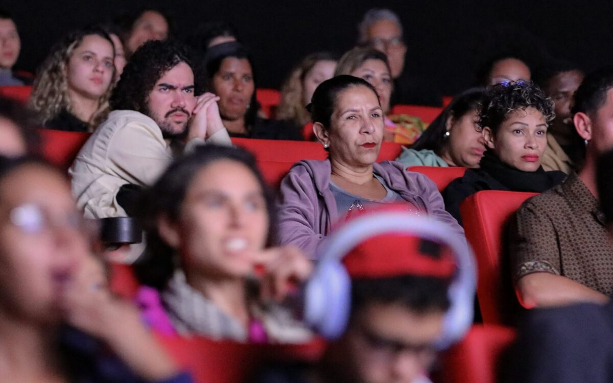 Mostra Novo Cine Latinoamericano emociona público com produções de estudantes de Maricá no Cine Henfil